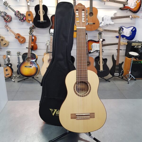 497265 1 GUITALELE VALENCIA VC350 NATURAL + FUNDA + CEJILLA