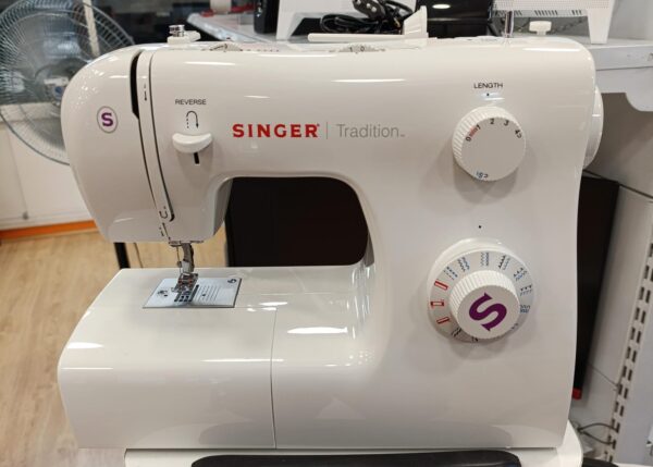 498012 2 MAQUINA DE COSER SINGER TRADITION 2263