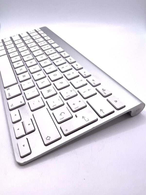 499182 2 TECLADO APPLE MAGIC KEYBOARD