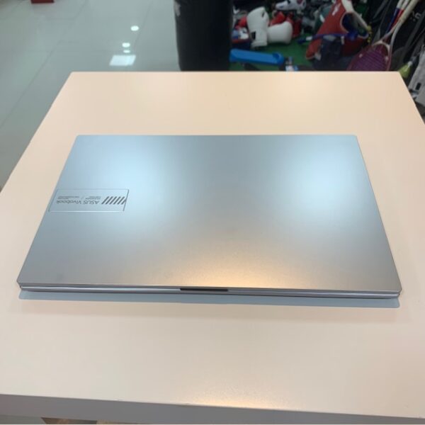 499205 2 PORTATIL ASUS VIVOBOOK E1504F 15,6" AMD RYZEN 5-7520U 16/512 GB A ESTRENAR