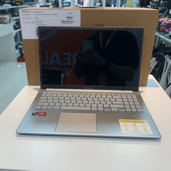 499205 4 PORTATIL ASUS VIVOBOOK E1504F 15,6" AMD RYZEN 5-7520U 16/512 GB A ESTRENAR