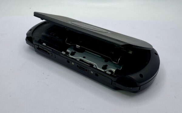 499696 2 CONSOLA PSP E-1004 NEGRA + CARGADOR