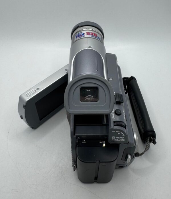 500543 4 CAMARA DE VIDEO JVC GR D40E + CARGADOR + BOLSA + ACC