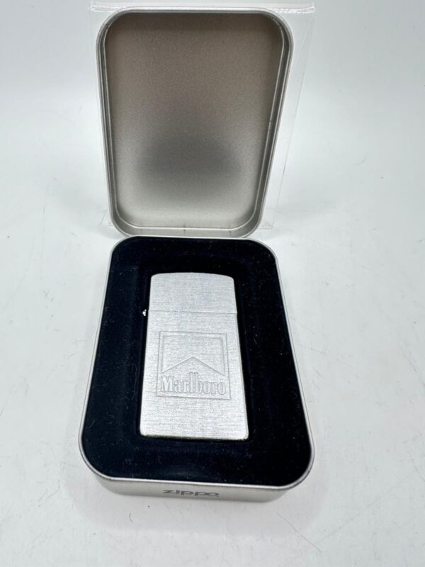 501343 2 MECHERO ZIPPO MALBORO EDITION + CAJA METALICA MALBORO