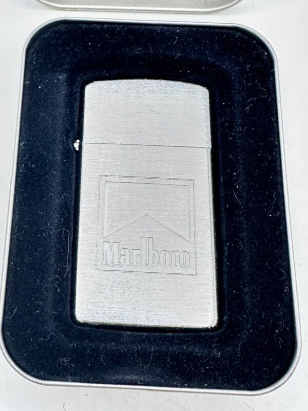 501343 3 MECHERO ZIPPO MALBORO EDITION + CAJA METALICA MALBORO