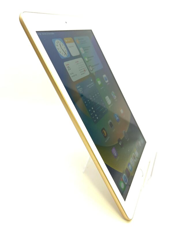 503143 1 IPAD 5TH GEN 128 GB DORADO