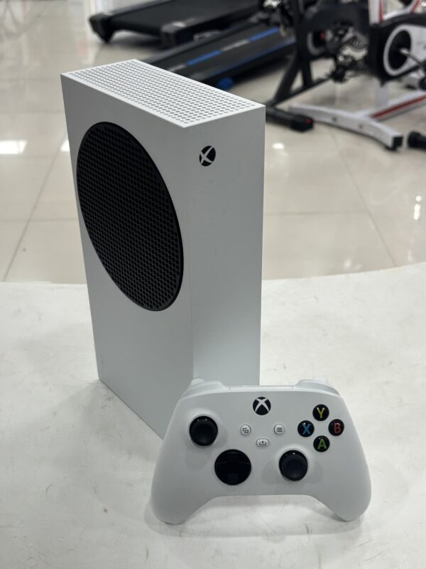 503785 3 scaled CONSOLA XBOX SERIES S 512GB + CAJA Y ACC