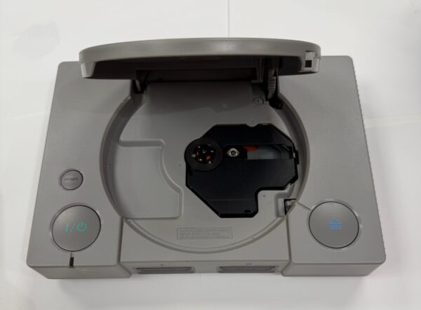 504439 3 scaled CONSOLA SONY PS1 SCPH-7502C + MANDO + CAJA + MANUALES