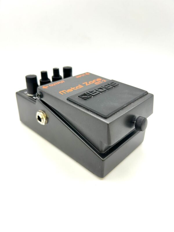 504484 3 PEDAL MULTIEFECTOS GUITARRA BOSS METAL ZONE MT-2 + CAJA + CARGADOR