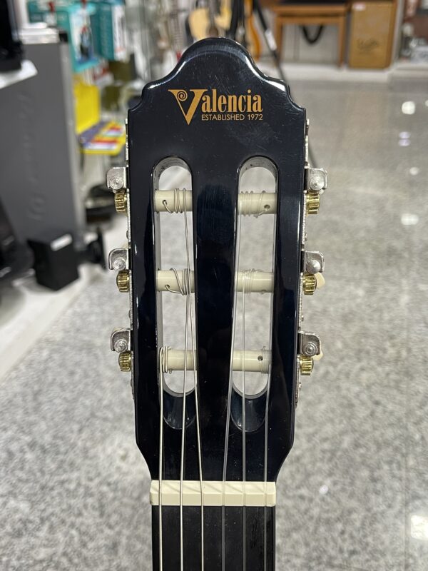 IMG 1361SAMU231024 111 scaled GUITARRA CLASICA VALENCIA VC104BUS AZUL + FUNDA