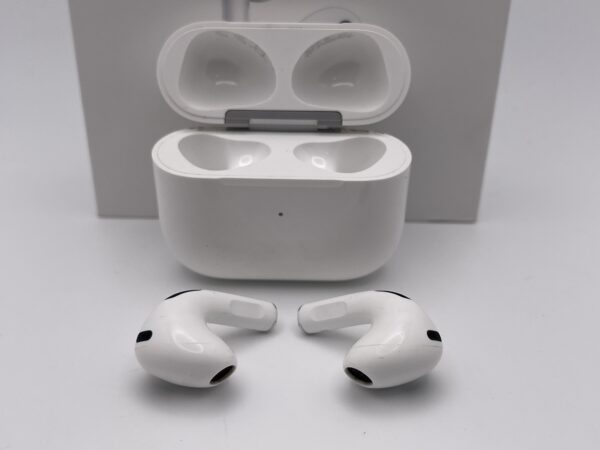 IMG 2268SAMU301024 150 scaled AURICULARES AIRPODS 3º GENERACIÓN A2897 CON CAJA