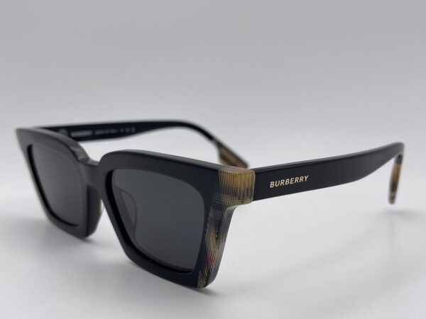 IMG 9834SAMU071024 32 scaled GAFAS DE SOL BURBERRY B4392-U NEGRAS