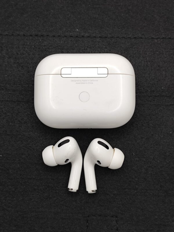 Imagen de WhatsApp 2024 10 01 a las 18.10.40 141cbad6 APPLE AIRPODS PRO 1ST GEN + CAJA +ACCESORIOS