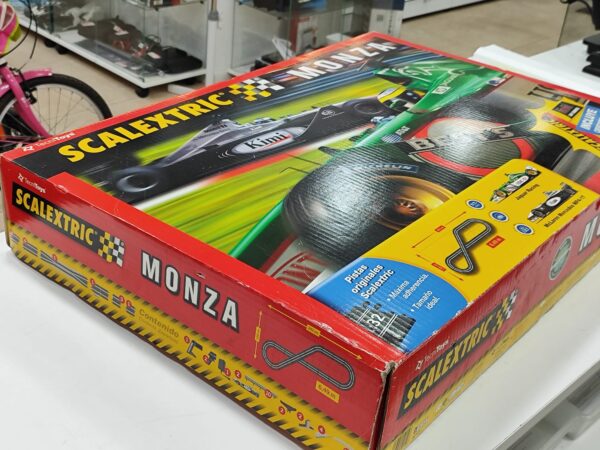 Imagen de WhatsApp 2024 10 08 a las 18.51.46 bfb8c8f7 SCALETRIX CIRCUITO MONZA + MANDOS + CUENTA VUELTAS Y COCHES CON CAJA