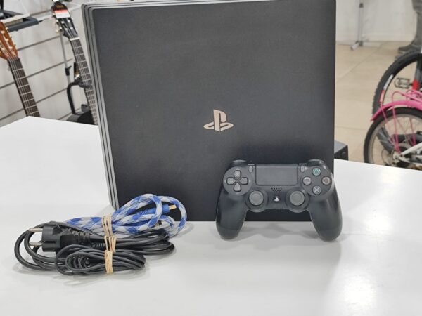 Imagen de WhatsApp 2024 10 09 a las 13.40.28 9595175a CONSOLA PS4 PRO 1TB NEGRA + CABLE + MANDO