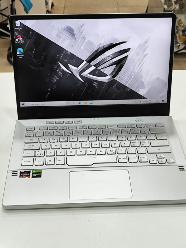 Imagen de WhatsApp 2024 10 11 a las 19.29.55 427b1f2e PORTATIL ASUS G14-GA401/RYZ-7 4800HS/32GB RAM/1TB SSD/GTX 1650 TI/14"/W10 *FUGA DE LUZ PANTALLA*