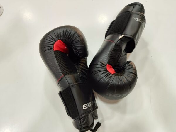 Imagen de WhatsApp 2024 10 22 a las 19.13.56 198916ed GUANTES BOXEO OUTSHOCK 120 NEGRO ERGONOMICOS 12OZ