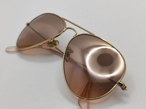 Imagen de WhatsApp 2024 10 29 a las 12.11.04 c4a04caa GAFAS DE SOL RAY-BAN AVIATOR RB 3025 CRISTAL ROSADO MONTURA DORADA