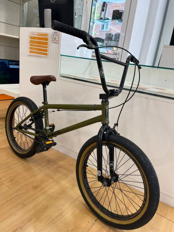 WhatsApp Image 2024 06 20 at 12.11.56 BICICLETA KINK BMX GAP XL 21"