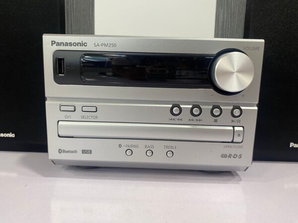 WhatsApp Image 2024 10 01 at 17.12.36 1 MICROCADENA PANASONIC SC-PM250 BLUETOOTH - CD - AM/FM - USB + MANDO + CAJA (A ESTRENAR)