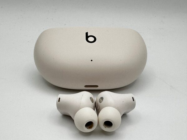 WhatsApp Image 2024 10 11 at 17.27.58 AURICULARES IN EAR BEATS STUDIO BUDS + CAJA