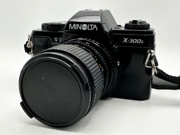 WhatsApp Image 2024 10 21 at 11.04.51 CAMARA ANALOGICA MINOLTA X-300S (DECORACION)