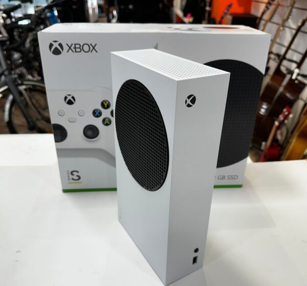 WhatsApp Image 2024 10 24 at 13.05.45 CONSOLA XBOX SERIES S 512GB + CAJA Y ACC