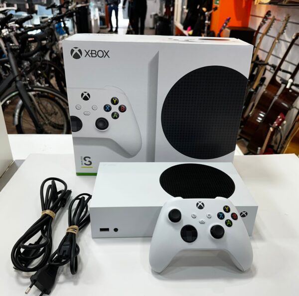 WhatsApp Image 2024 10 24 at 13.05.47 CONSOLA XBOX SERIES S 512GB + CAJA Y ACC