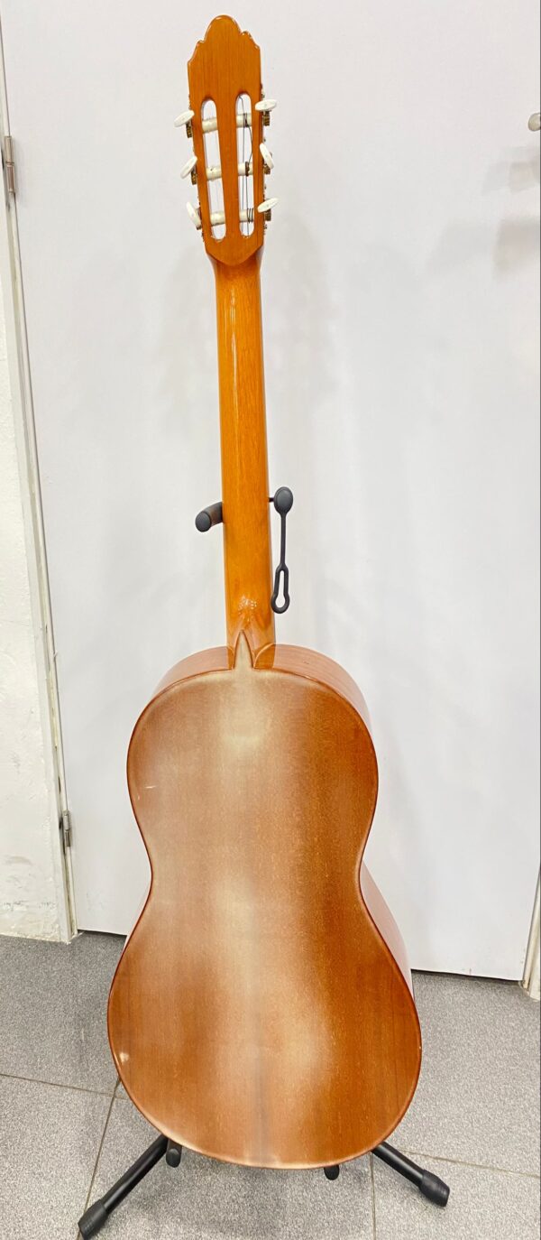 WhatsApp Image 2024 10 30 at 12.59.36 1 scaled GUITARRA CLASICA ALHAMBRA ESPAÑA MODELO 019696