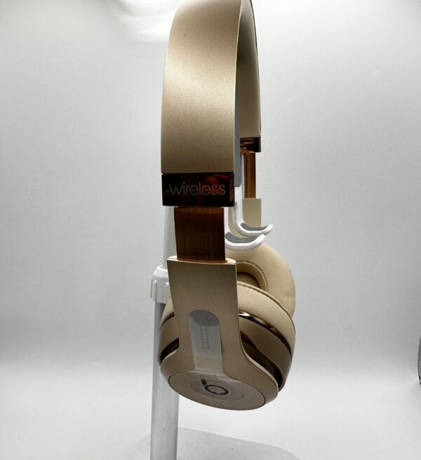 WhatsApp Image 2024 10 31 at 18.41.17 AURICULARES DE DIADEMA BEATS SOLO 3 DORADO + CAJA