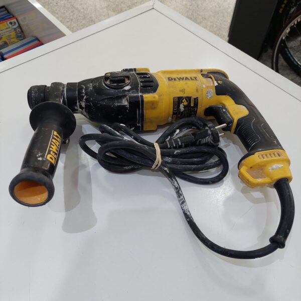 14 U502264 1 TALADRO PERCUTOR DEWALT D25133 800W