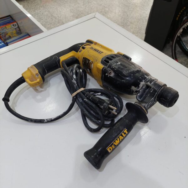 14 U502264 2 TALADRO PERCUTOR DEWALT D25133 800W