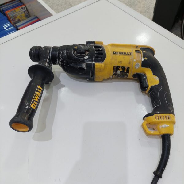 14 U502264 4 TALADRO PERCUTOR DEWALT D25133 800W