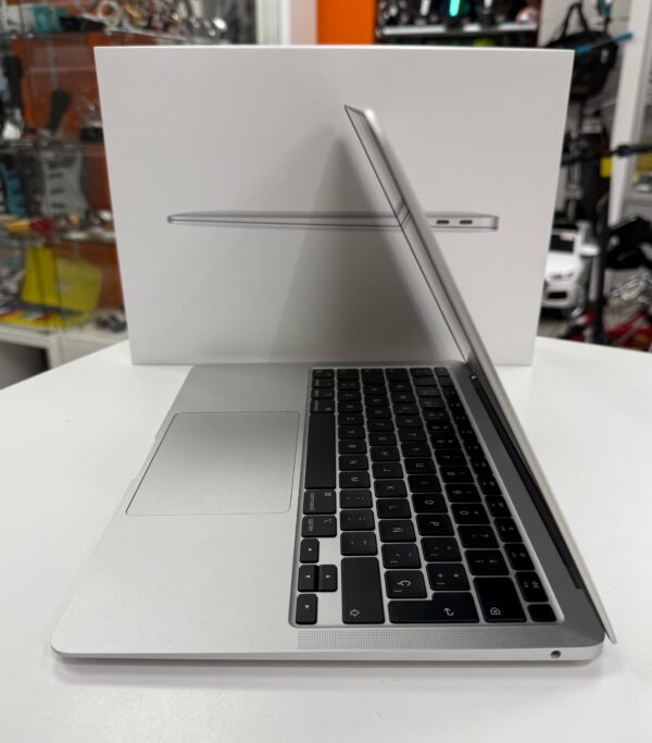 15 U505563 3 scaled PORTATIL MACKBOOK AIR 2020 M1 8GB/256GB + CARGADOR + CAJA