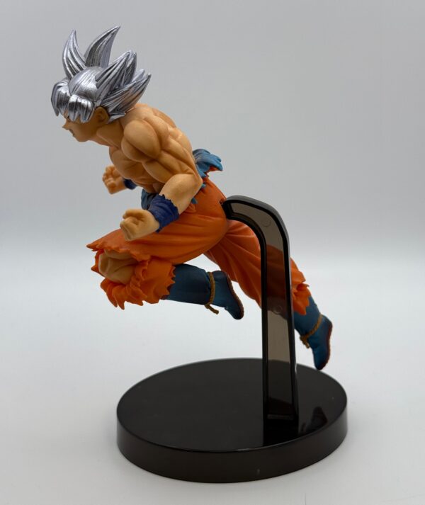 15 U507856 3 scaled FIGURA GOKU ULTRA INSTINTO + CAJA