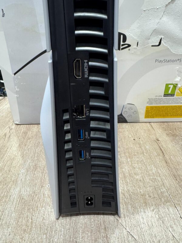 16 U488295 3 CONSOLA PS5 SLIM CON LECTOR + CAJA + CABLES