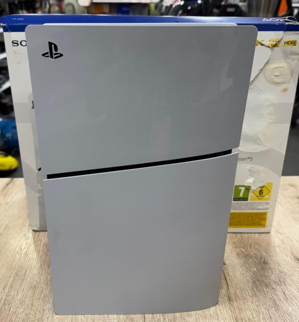 16 U488295 4 CONSOLA PS5 SLIM CON LECTOR + CAJA + CABLES