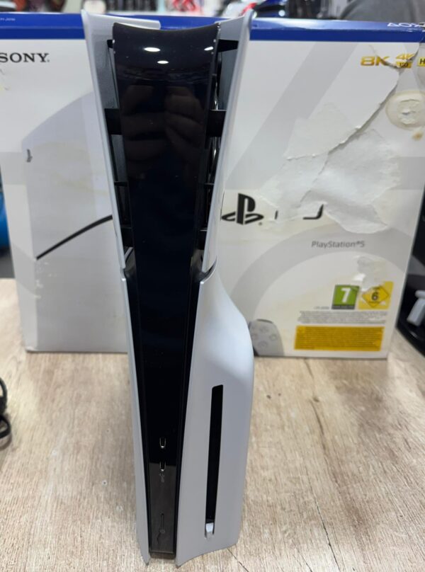 16 U488295 6 CONSOLA PS5 SLIM CON LECTOR + CAJA + CABLES