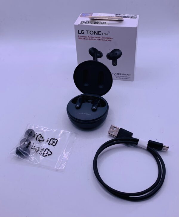 497490 scaled AURICULARES LG TONE FREE FP5 + CAJA, CARGADOR Y ALMOHADILLAS