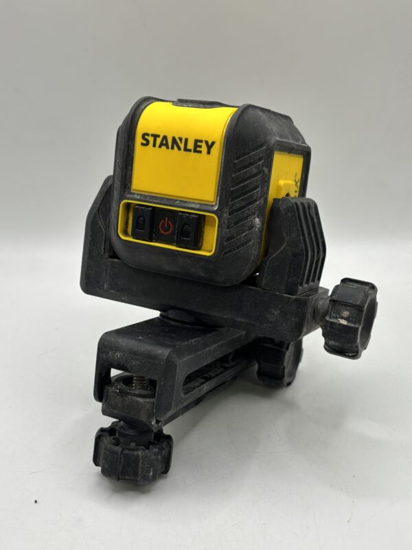 499936 2 scaled NIVEL LASER STANLEY CUBIX STH77498-1 CON FUNDA Y SOPORTE