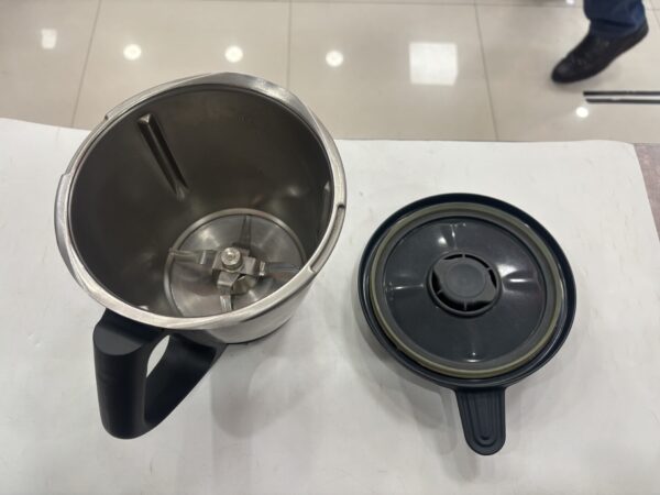 505186 3 scaled THERMOMIX TM6 CON TODOS LOS ACESORIOS