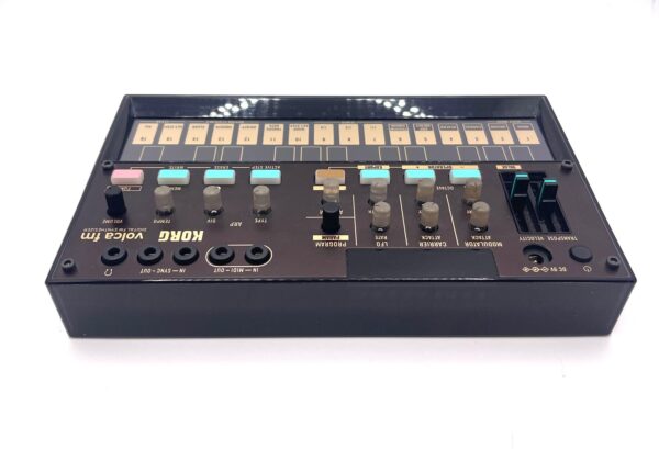 505692 4 SINTETIZADOR KORG VOLCA FM