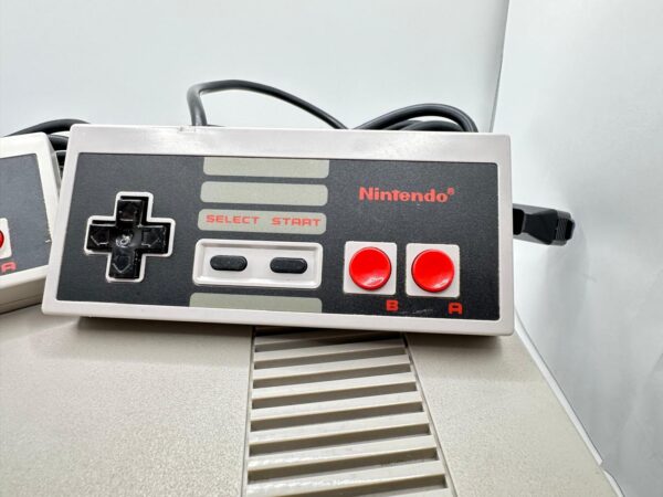 506158 4 CONSOLA NINTENDO NES PAL NES 001