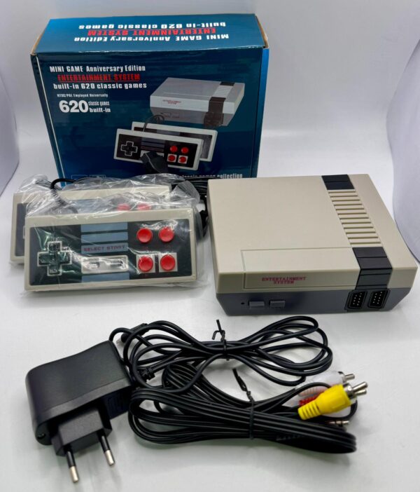 506305 1 MINI CONSOLA RETRO 620 JUEGOS + CAJA *A ESTRENAR*