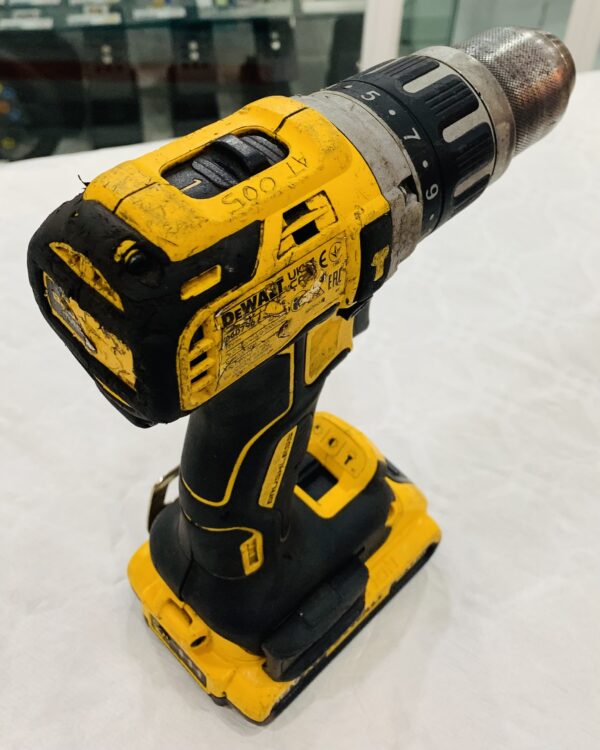 506407 3 scaled TALADRO DEWALT DCD796 + 2 BATERIAS + CARGADOR + MALETIN