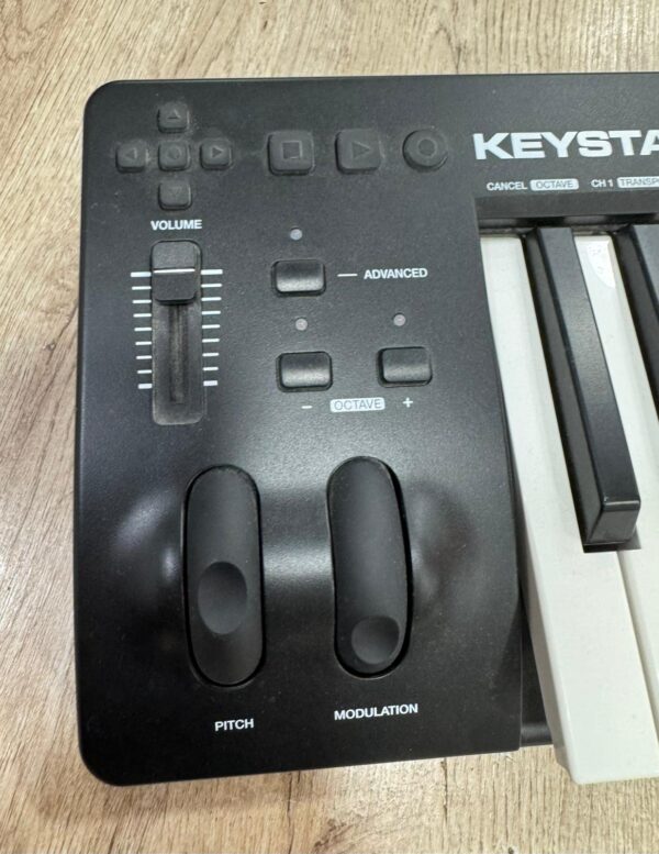 506539 2 TECLADO M-AUDIO KEYSTATION 49 MK3 + CAJA + CABLE