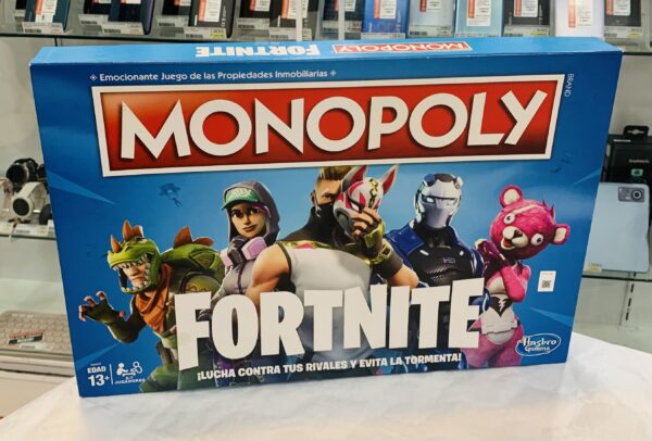 507477 2 scaled JUEGO DE MESA MONOPOLY FORTNITE