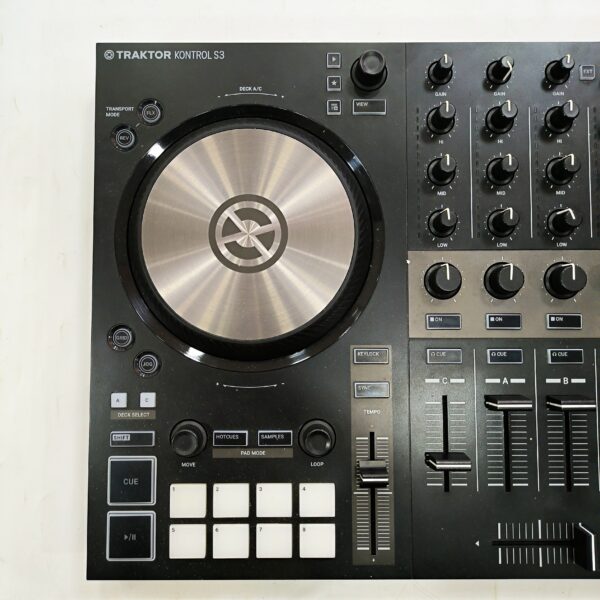 507480 2 scaled CONTROLADORA DJ TRAKTOR KONTROL S3 + FUNDA Y CABLE