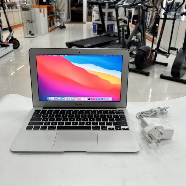 508050 1 scaled PORTATIL MACBOOK AIR 11" 2015 I5 4GB RAM 128GB HDD + CARGADOR