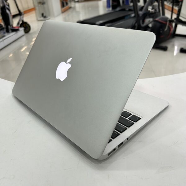 508050 2 scaled PORTATIL MACBOOK AIR 11" 2015 I5 4GB RAM 128GB HDD + CARGADOR